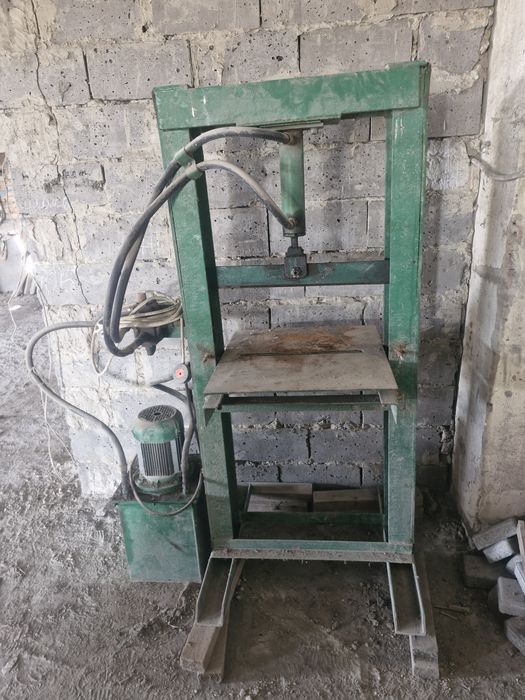 Електрогідравлічний прес 380