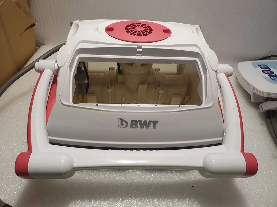 Odkurzacz basenowy BWT Pool Roboter D300 Plus   OKAZJA  nowy 5000 zł