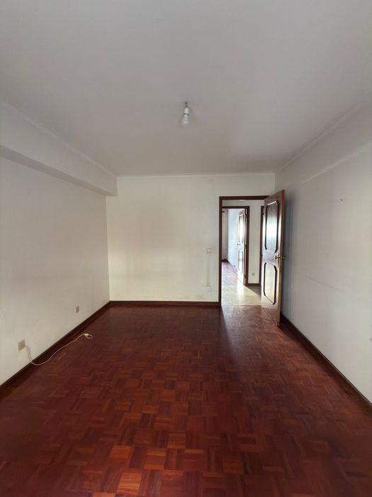 Apartamento T4 no centro de Espinho