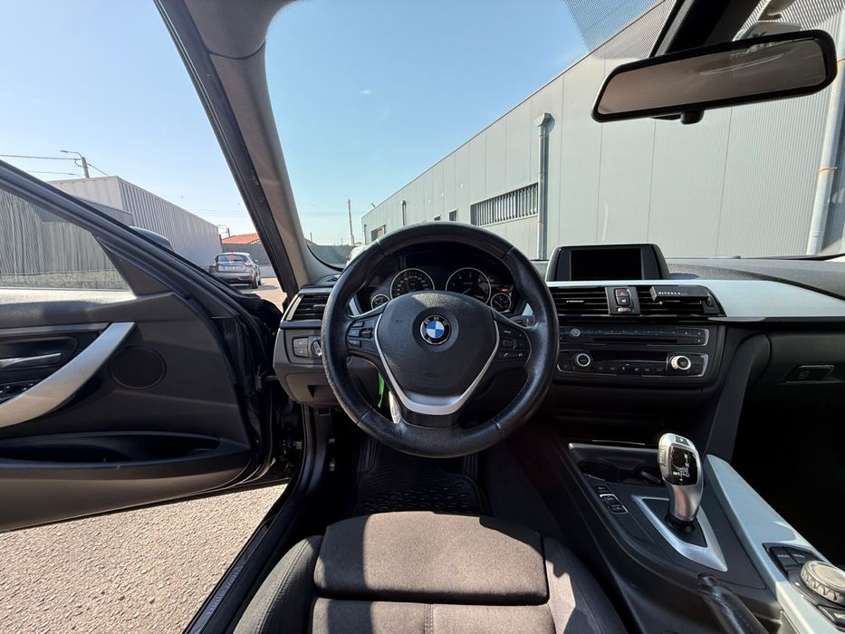 BMW 318 Automatico Sport Line