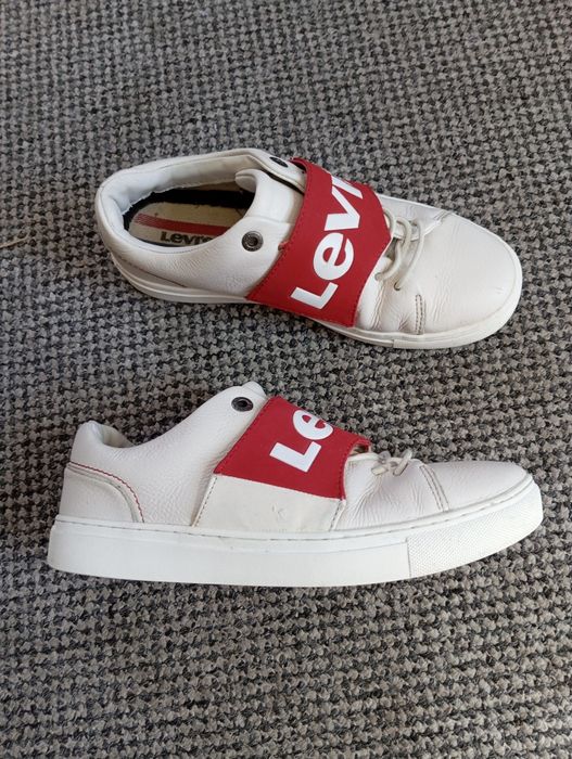 Buty damskie sneakersy marki Levi's  Batwing Sneaker. R. 37