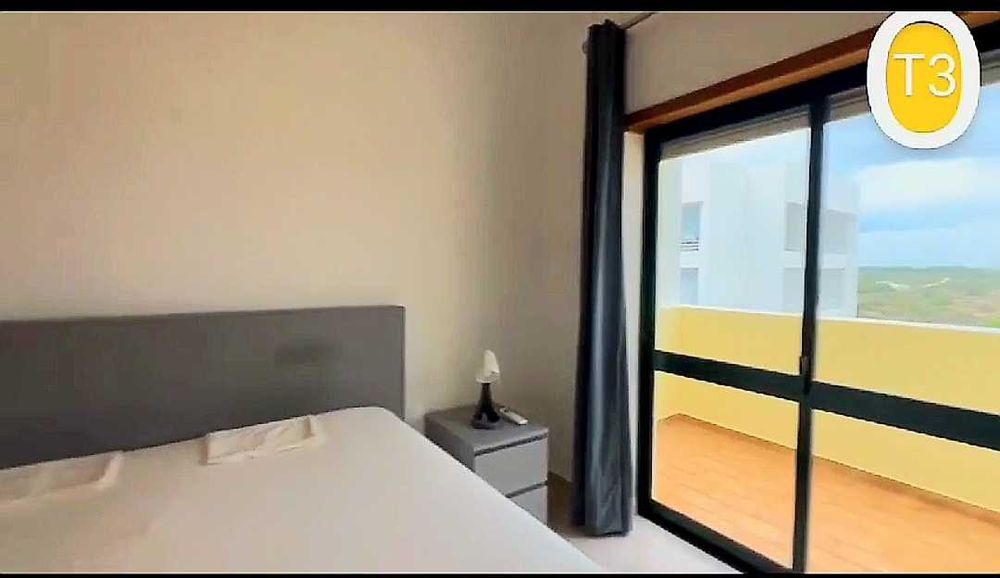 RENDA ANUAL: Elegante T3 com 5 Varandas | Quinta do Rodrigo, Portimão
