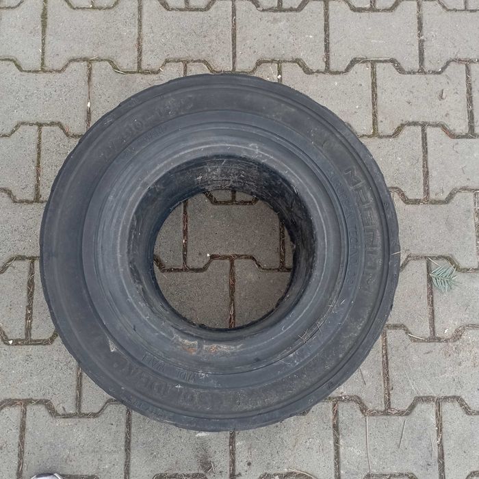 Opona pełna 27x10-12 Magnum