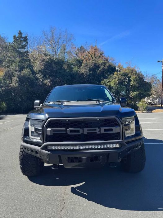 Ford F-150 Raptor      2018