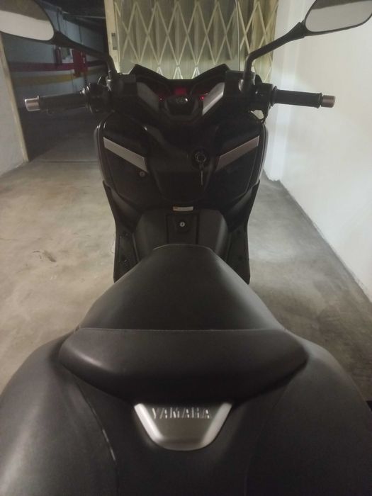 Yamaha xmax 400 como nova