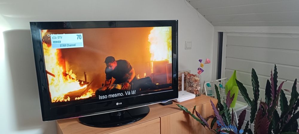Televisor LG,  impecável 37 polegadas (94cm)