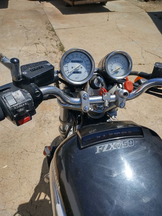 Yamaha FZX 750 em excelente estado