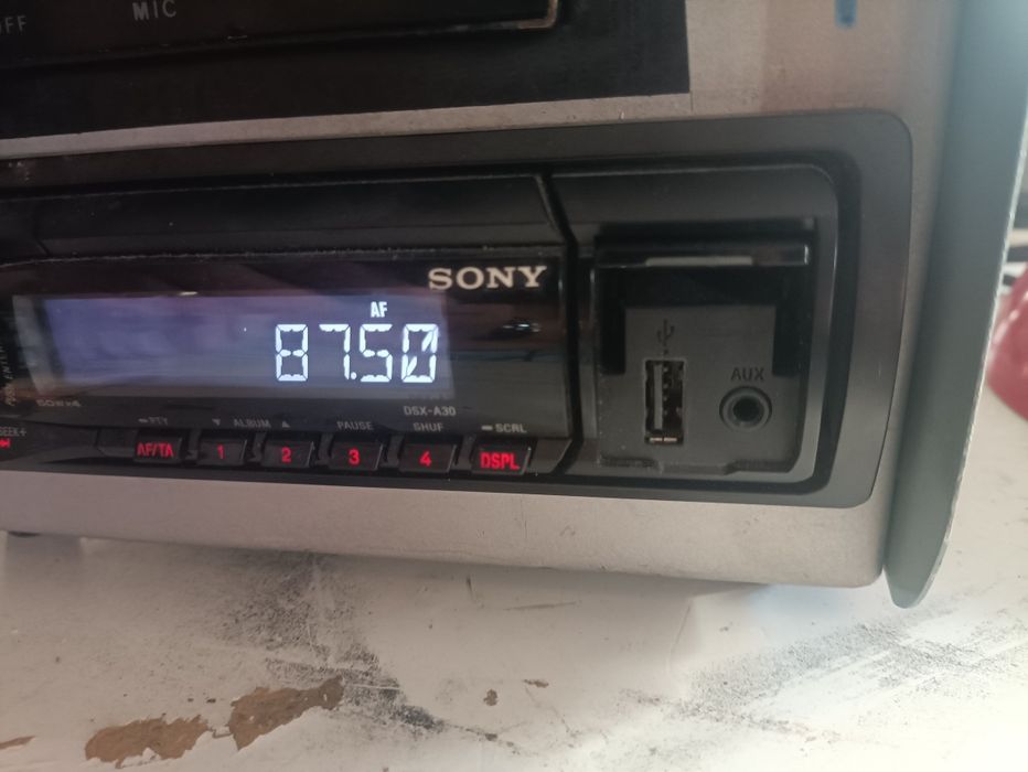 Cornetas "Autofalantes" com amplificador.