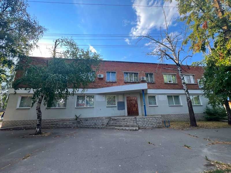 Продаж офісного приміщення  в центрі Зміїва від власника