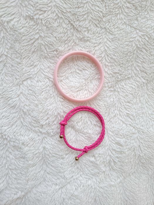 Różowe bransoletki