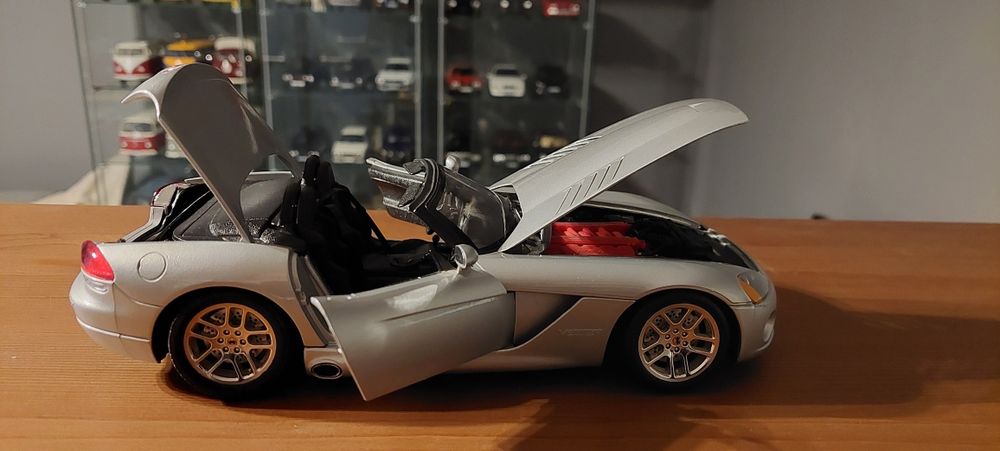 Model 1:18 Dodge Viper SRT/10 Bburago
