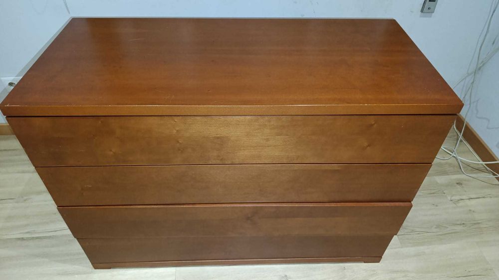 Conjunto de Móveis de Quarto - 2 Cómodas + 2 Mesas de Cabeceira