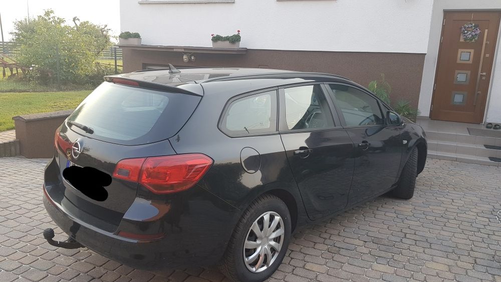 Opel astra j 1,7 CDTI kombi 2010r