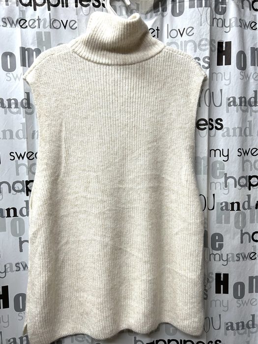 Жилет вязанный с горлом на замочке, большой размер.