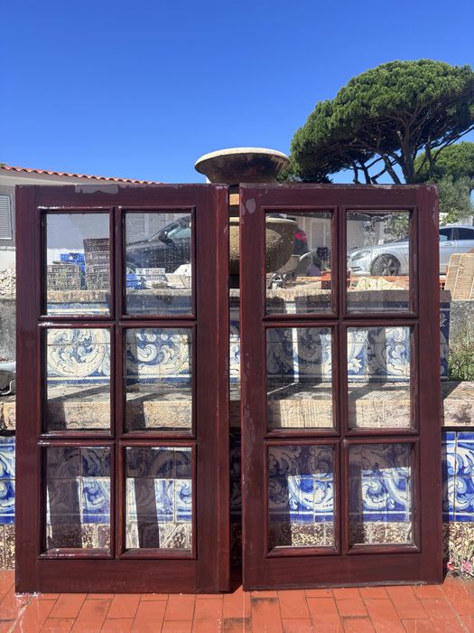12 vãos de portadas/janelas em madeira maciça – excelente qualidade