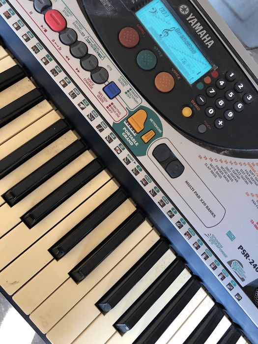 Organy YAMAHA ze statywem