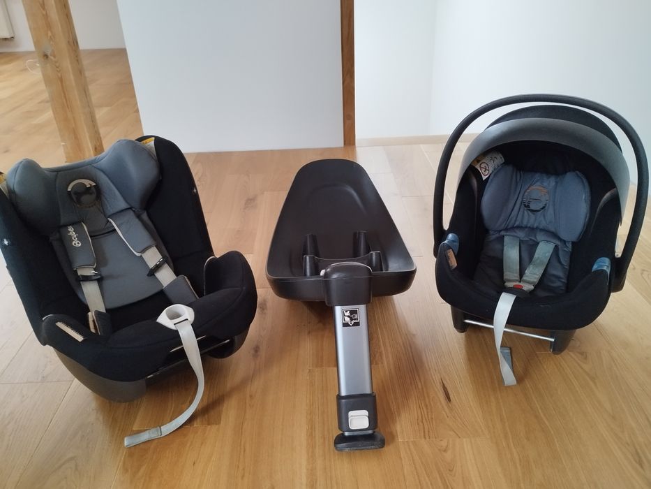 NFoteliki samochodowe Cybex Atom M komplet