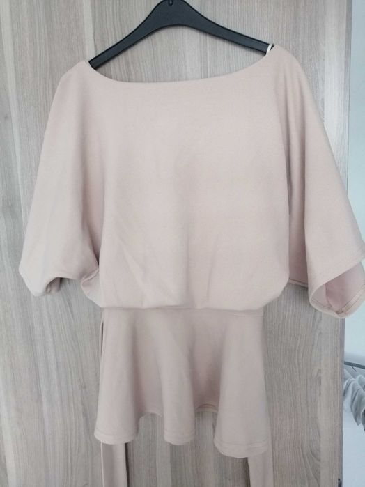 Sprzedam ubrania widoczne na zdjęciach