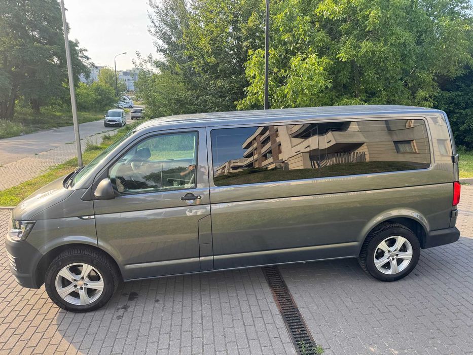 Wynajem VW Caravelle 9-osobowy – Automat DSG