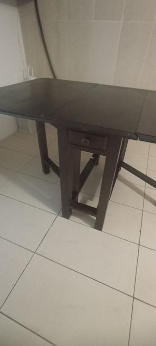 Mesa madeira maciça , 1,50 por 0,90 cm