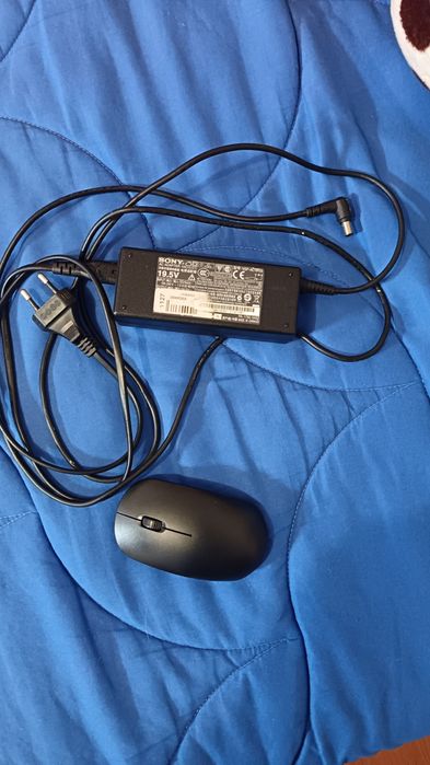 Portátil Sony cor branco modelo SYE151G17M Windows 10