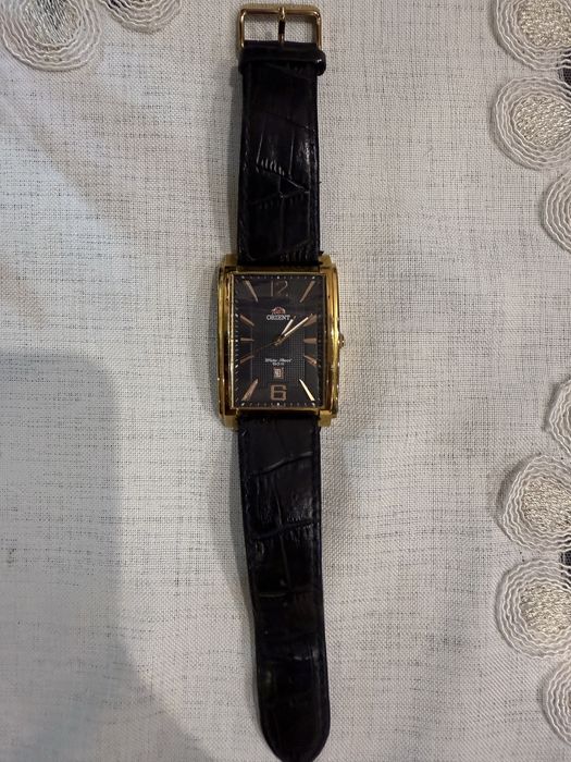 Продам годинник Orient кварцовий