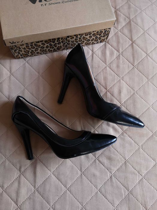 Szpilki czółenka czarne 41 klasyczne Vices
