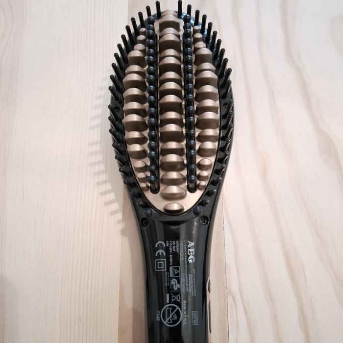 Escova de alisar cabelo