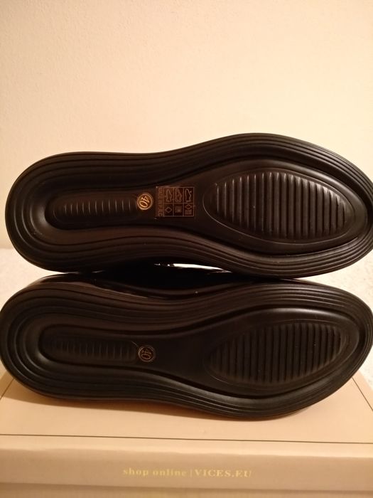 Buty damskie lakierowane