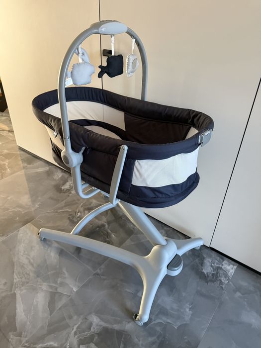 Chicco baby hug 4 в 1 ліжечко/шезлонг/стільчик