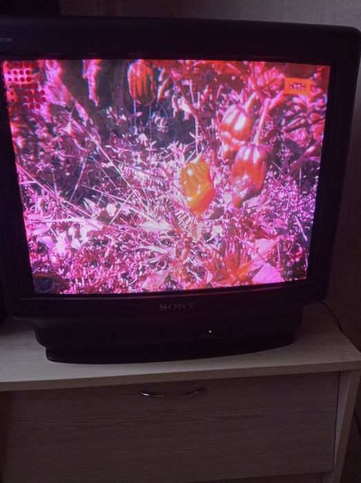 Продам телевизор SONY Trinitron чистый Японец