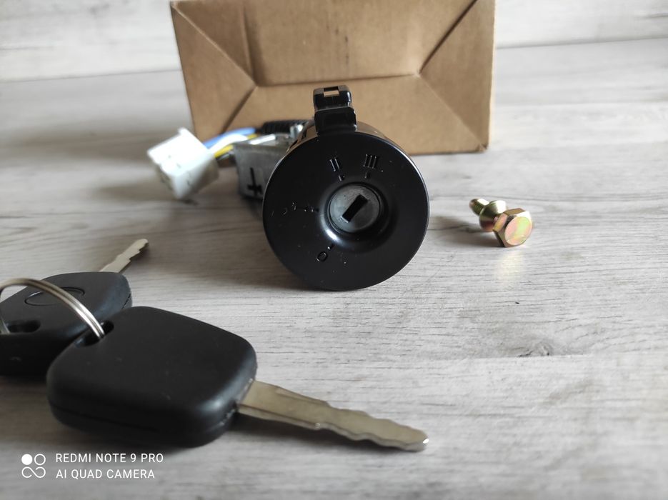 Замок запалювання зажигания ключ Peugeot 107 Citroen c1 Aygo Пежо 107