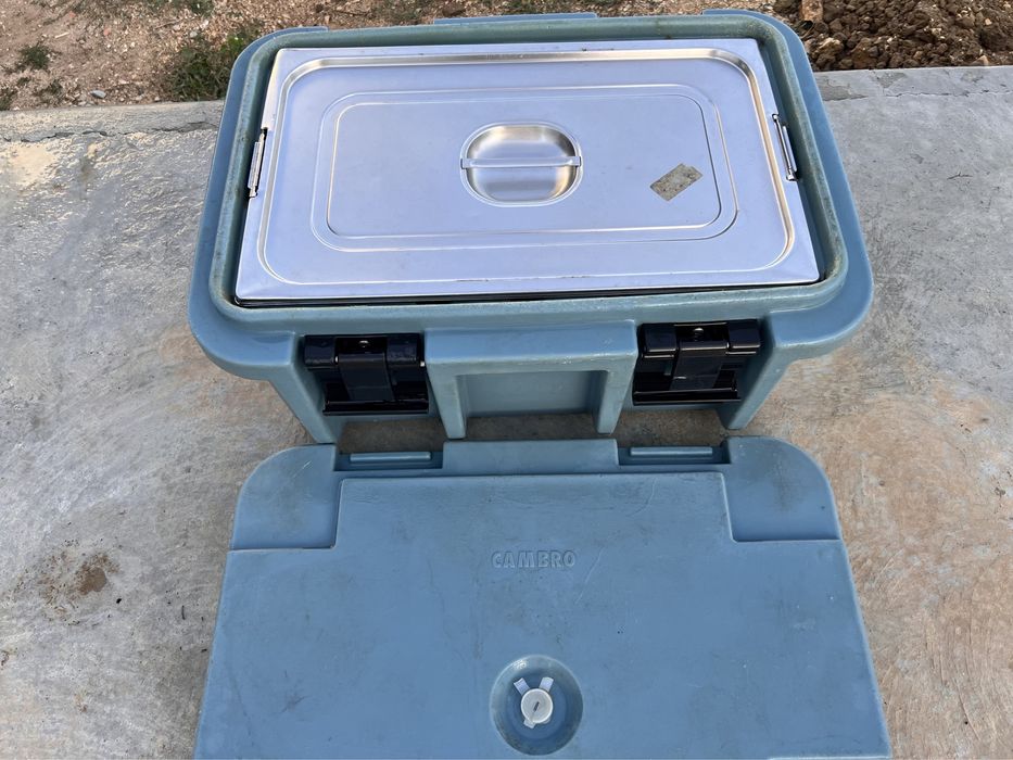 Caixa térmica para alimentos.Quente e frio.