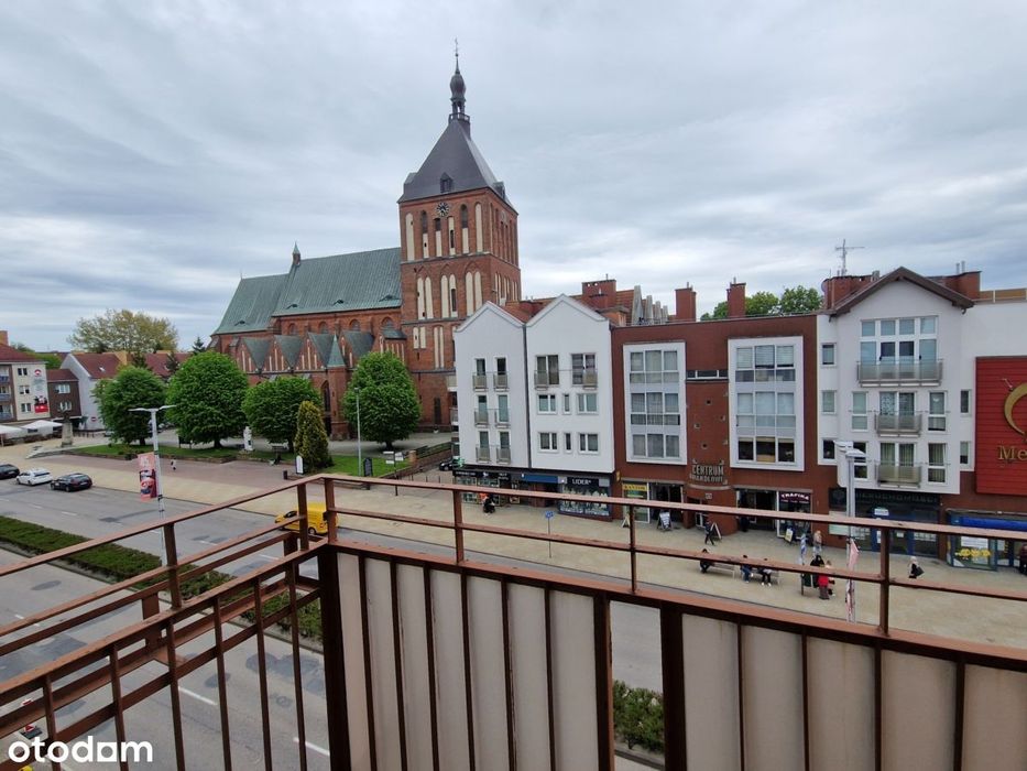Naprzeciwko Katedry - samo Centrum Koszalina, dwustronne, balkon.