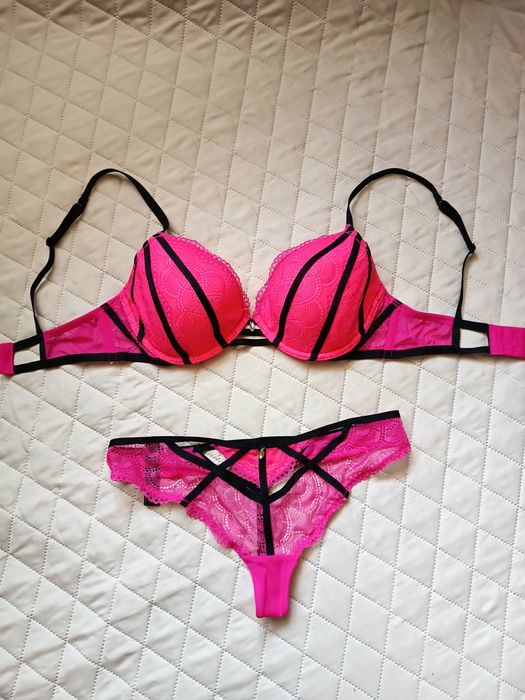 Новий ефектний комлект білизни