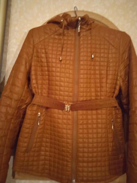 Продам осеннюю курточку