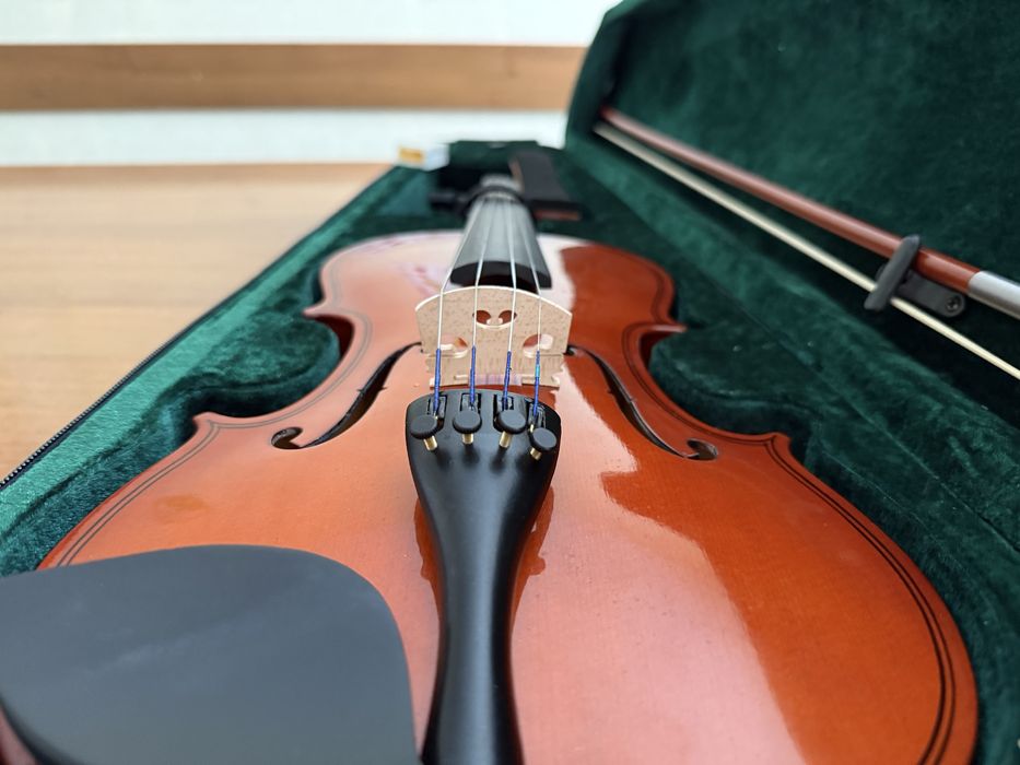 Продам Скрипку Maxtone 4/4