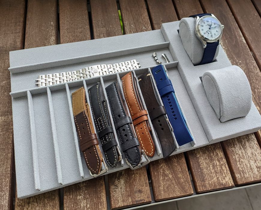 Stojak na zegarki,etui na zegarki, ekspozytor na zegarki na prezent