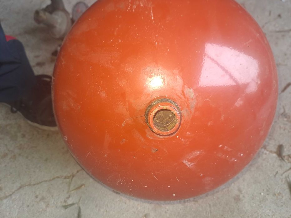Vaso expansão como novo com manometro