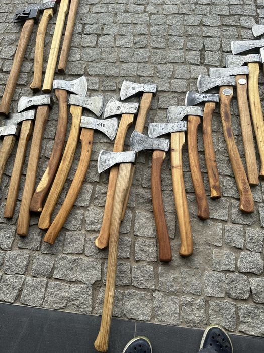 Niemiecka cechowana siekiera.