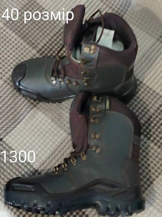 Взуття на  10+ років! Стан нових !40,42,43,44 + комплект