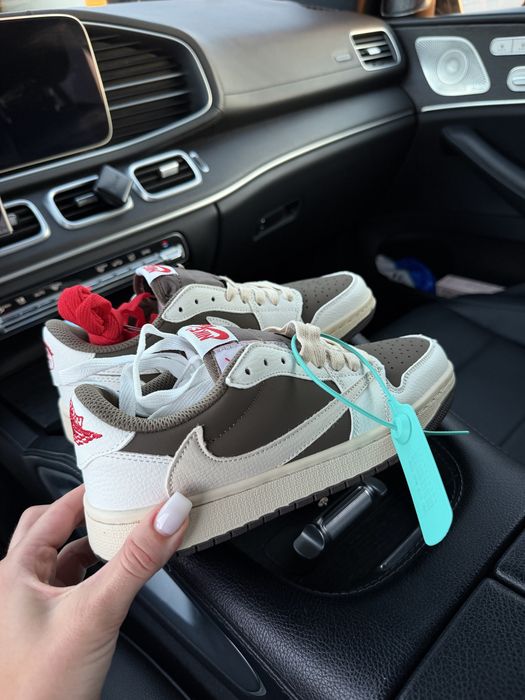 Кросівки NIKE JORDAN 1 Low travis scott