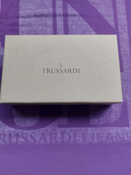 Ключница натуральная кожа  Trussardi.