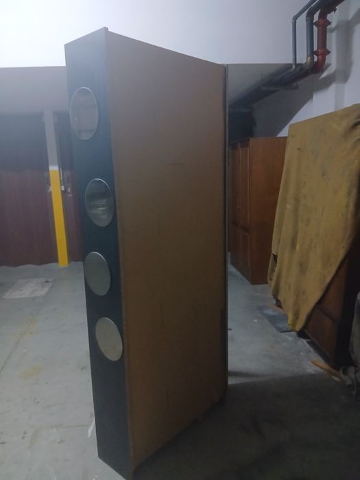 Estante preta alta Ikea