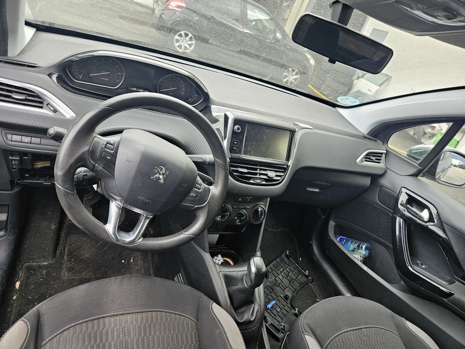 Peugeot 208 STYLE 1.2 VTi de 2017 para peças