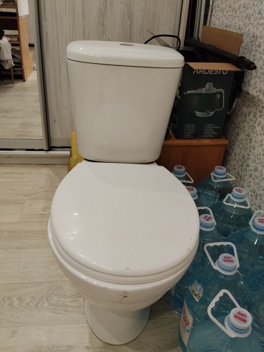 Продам унитаз 500 грн.