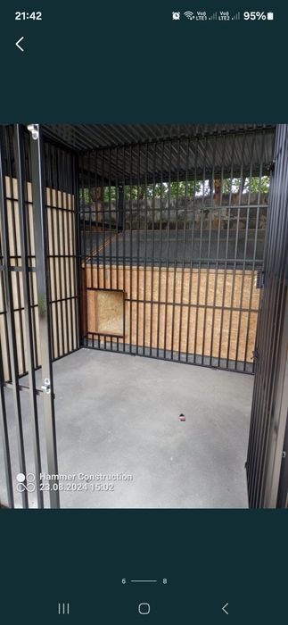 Buda dla psa ocieplana solidna duża