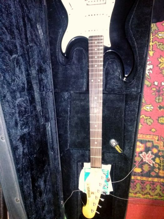 Продам электрогитару Yamaha EG-112 + кейс Warwick RockCase