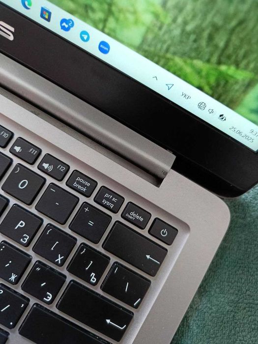 Sprzedam Laptop Asus Zenbook ux310u