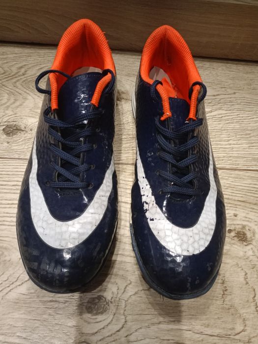 Sprzedam buty męskie sportowe